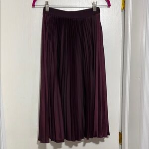 Elegant Burgundy Pleated Skirt
